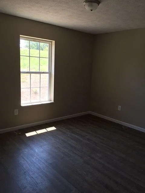 3 bed, 1200 sqft, $1,850 — Photo 3