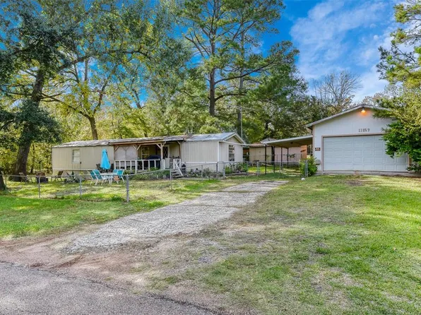 11557 Persimmon St, Willis, TX 77318