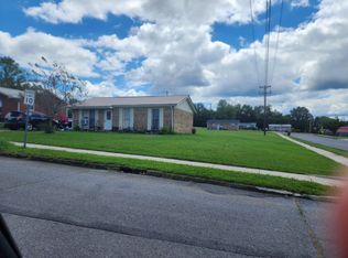200 Martin Luther King Jr Blvd, Dickson, TN 37055