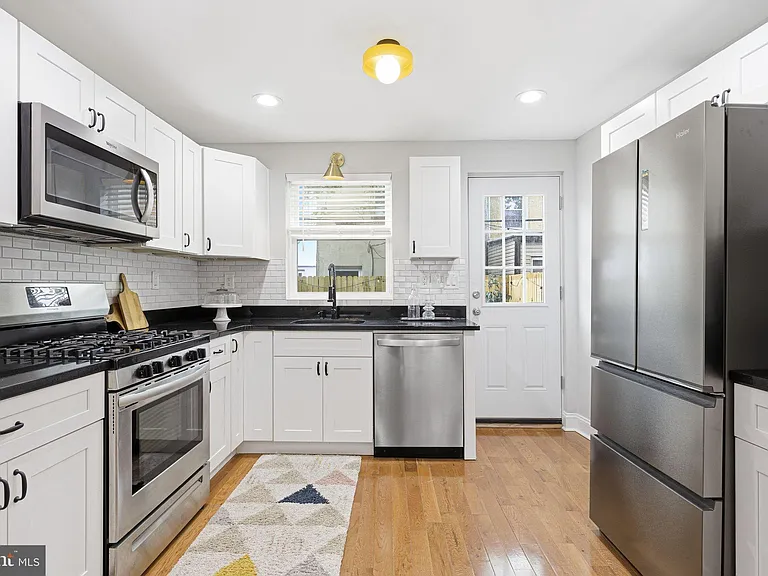 513 Wilder St — Photo 9