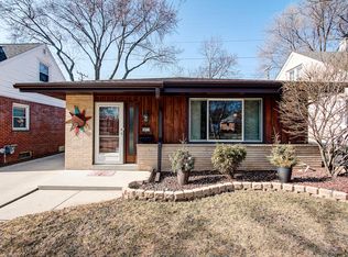 5677 N Argyle Ave, Glendale, WI 53209