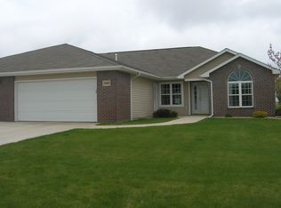 2000 Palisades Ln, Watertown, SD 57201