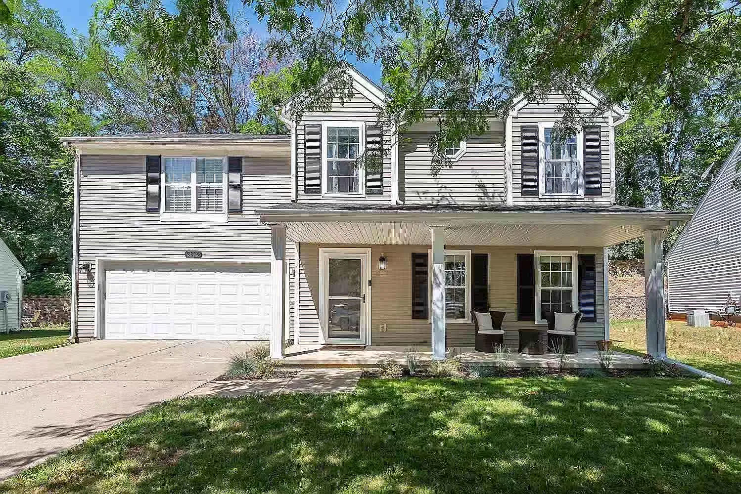 2226 S Sweetbriar Cir photo 1