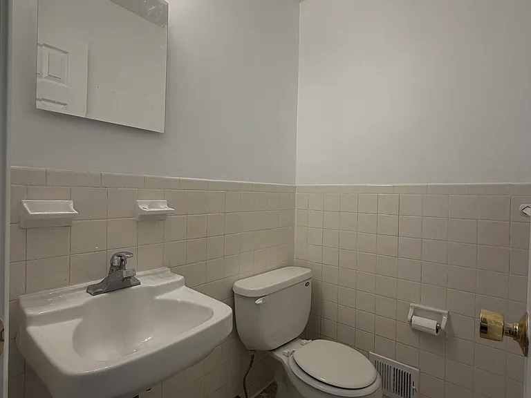 5 Saybrook Dr #B — Photo 14