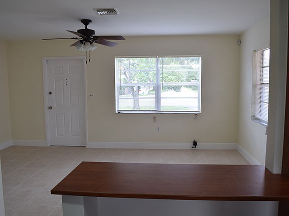 5th image of 2325 NW 207th St