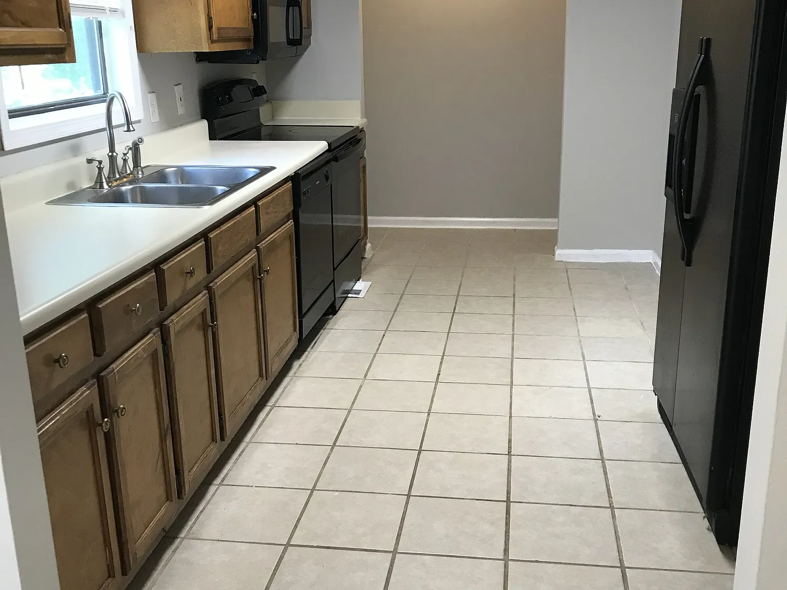 3 bed, 1246 sqft, $1,675 — Photo 2