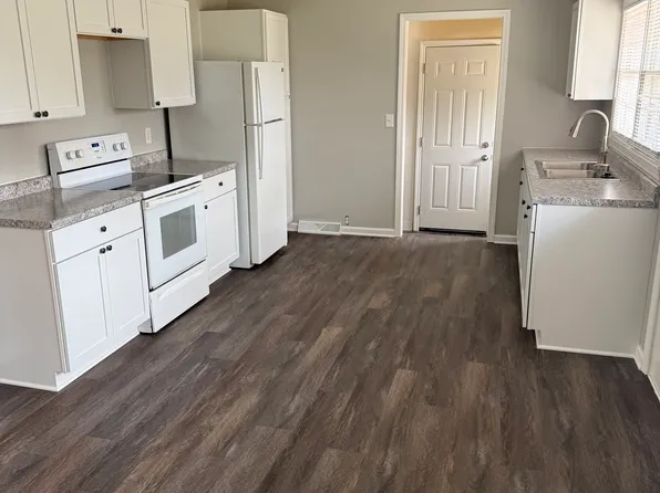 1018 S Blackwill St, Wichita, KS 67207