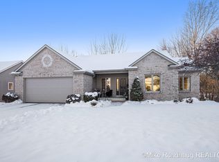 5261 Applewood Dr SW, Wyoming, MI