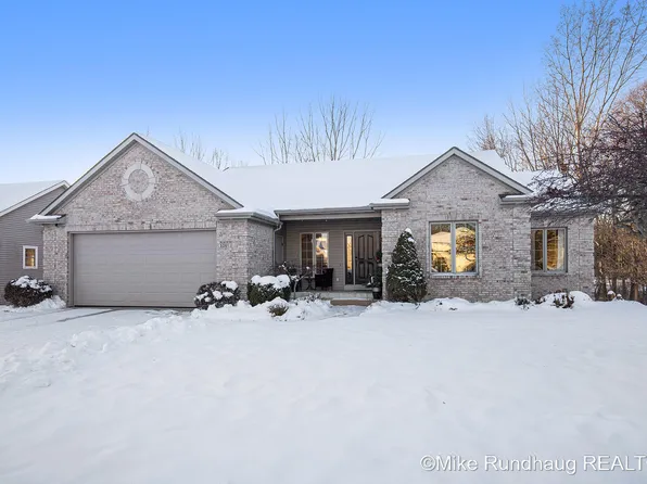 5261 Applewood Dr SW, Wyoming, MI 49418