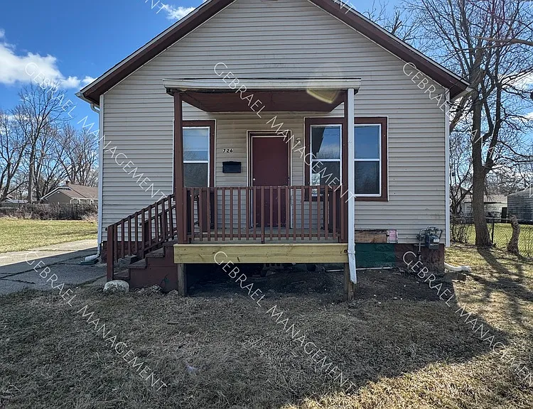 726 E York Ave — Photo 1