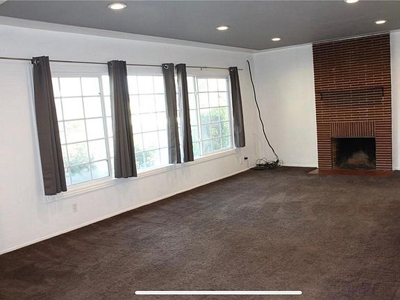 5th image of 2598 N Mountain View Ave