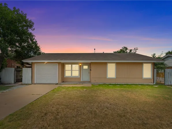 1208 W 2nd St, Alice, TX 78332