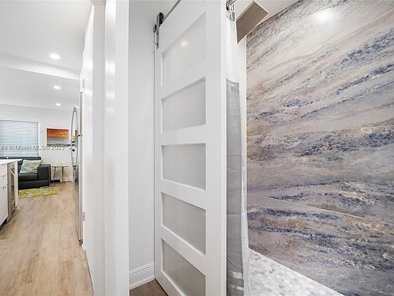 5th image of 1351 Euclid Ave APT 8
