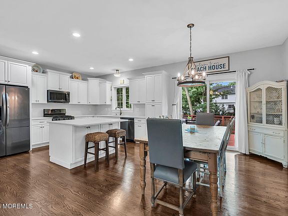 4th image of 127 Oakland Avenue