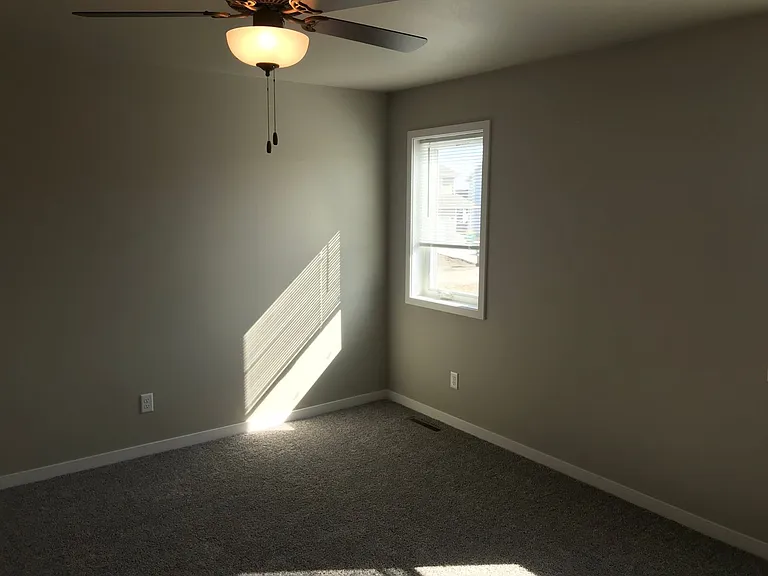 821 Cathy Dr W — Photo 9