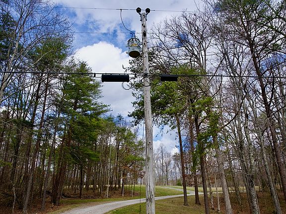 5th image of 471AC Daus Mountain Rd