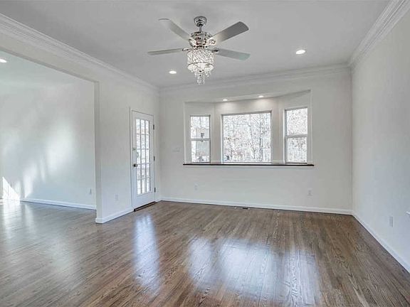 5th image of 25 Savanna Cir #25