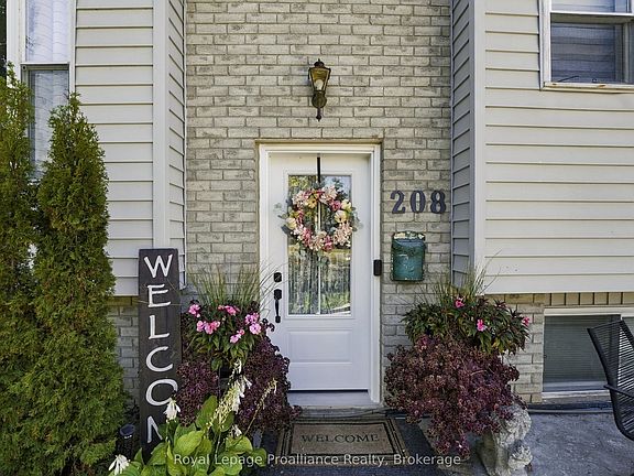3rd image of 208 Byron St
