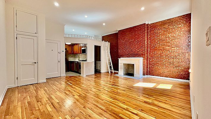 1st image of 34 W 75th St #2C