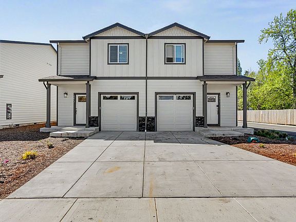 3rd image of 1320 Mildred Ln SE #1320