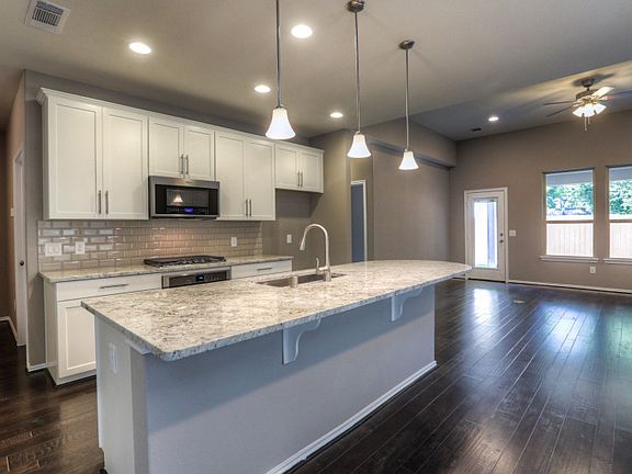 2nd image of 1909 Barrel Oak Dr