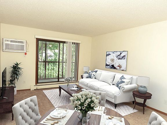 5th image of 1370 Douglas Dr N #Tyrol