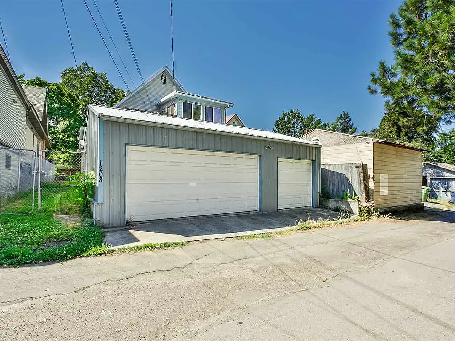 1208 W 11th Ave Triplex — Photo 2