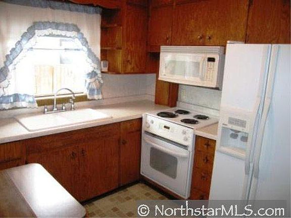 5th image of 1710 E Shore Drive N
