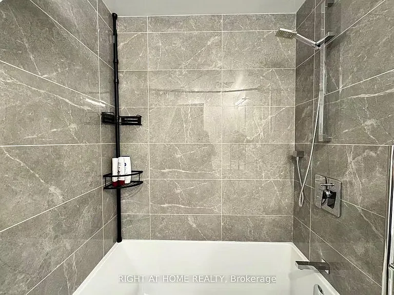 458 Richmond St W #107 — Photo 14