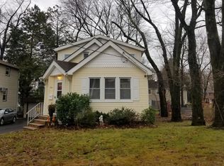 33 Grand Ter, Livingston, NJ 07039