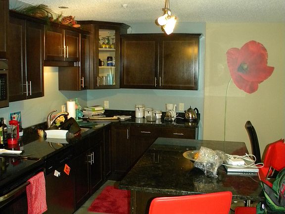 3rd image of 633 Ontario St SE #2