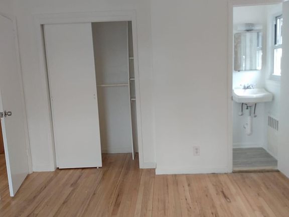5th image of 2901 Far Rockaway Blvd