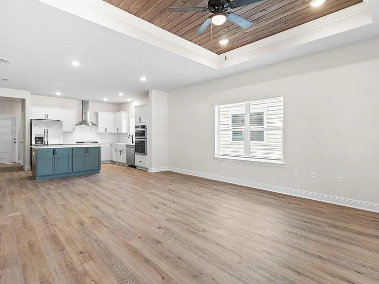 515 Bienville Pl — Photo 4