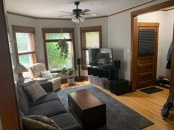 3rd image of 2323 N Hamlin Ave