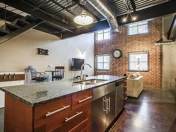 3rd image of 3110 Thomas Ave APT 135