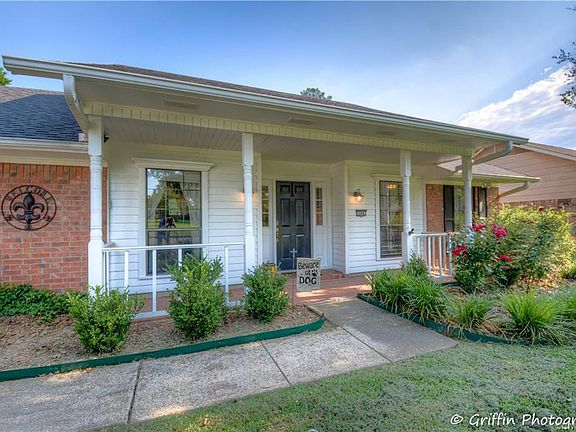 3rd image of 108 Country Club Dr