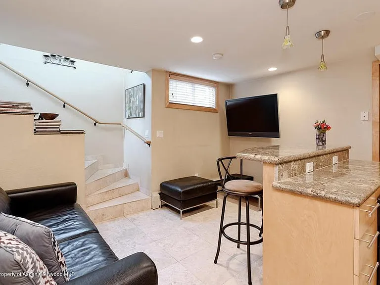 333 W Main St #B — Photo 5