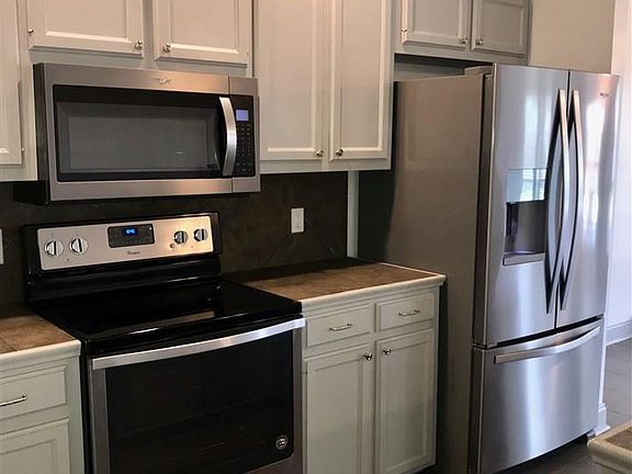 3rd image of 43462 Galvez Oaks Dr