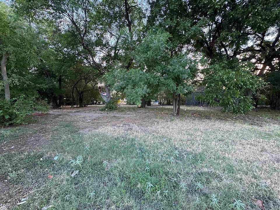 1st image of 602 Farris St