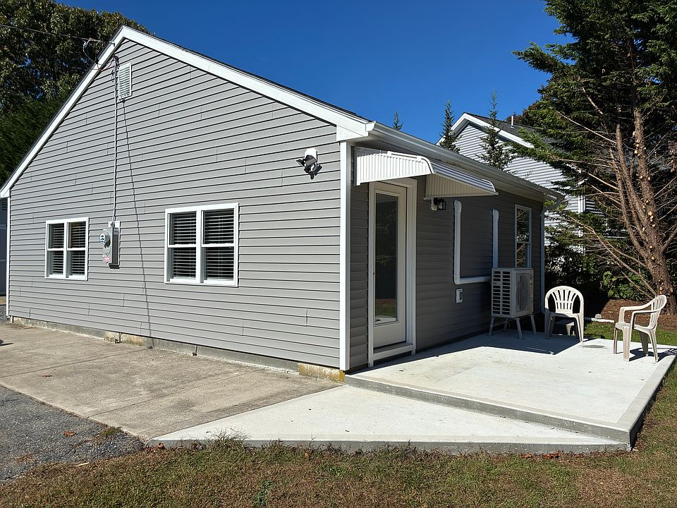 1st image of 22 Babcock Rd #3