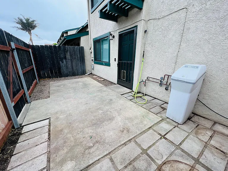 2425 La Brea Ct #2425 — Photo 30