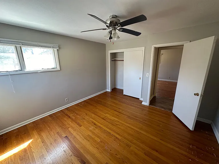 4016 N Larkin St — Photo 9
