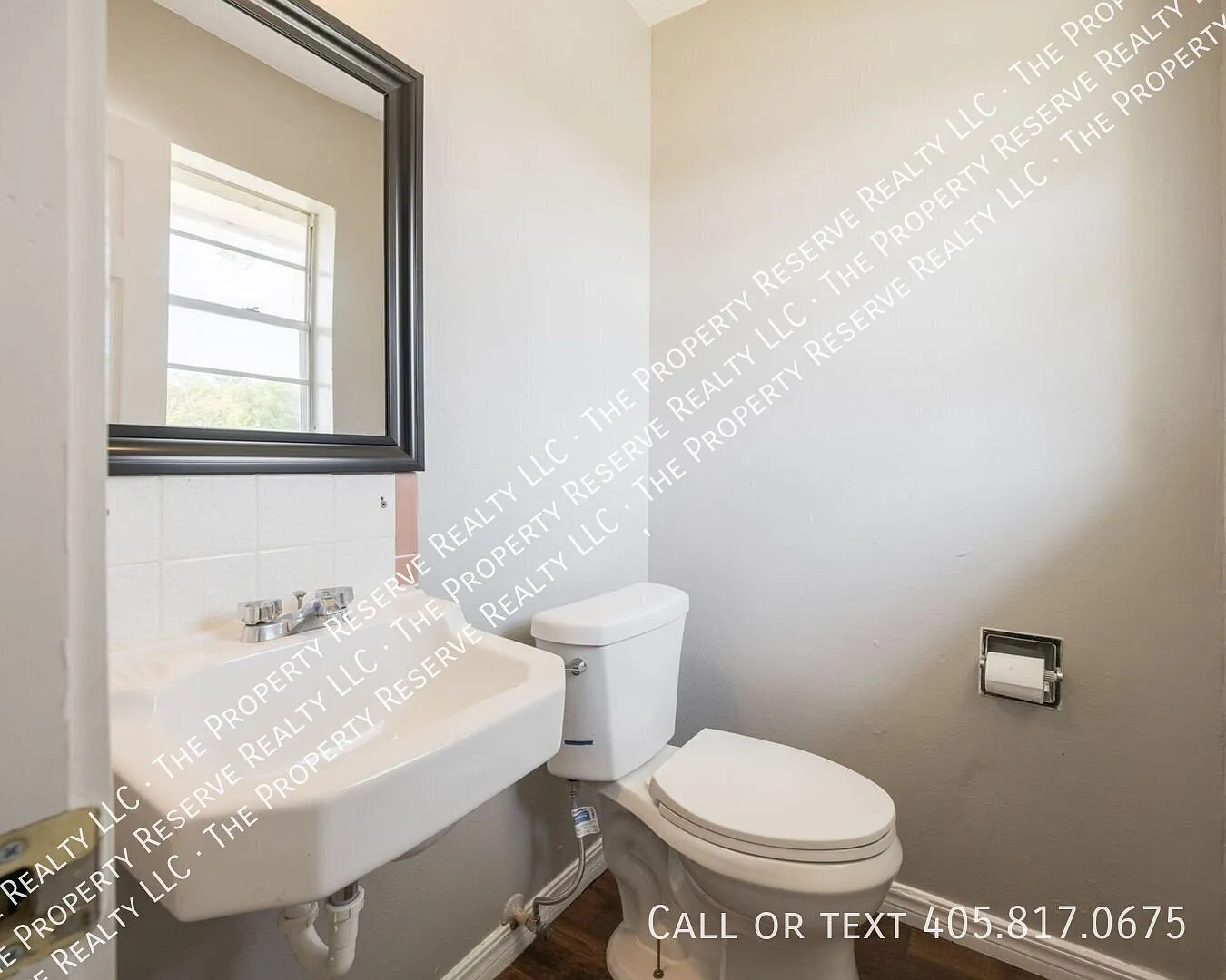3 bed, 2.0 bath, 1300 sqft, $1,100 — Photo 2