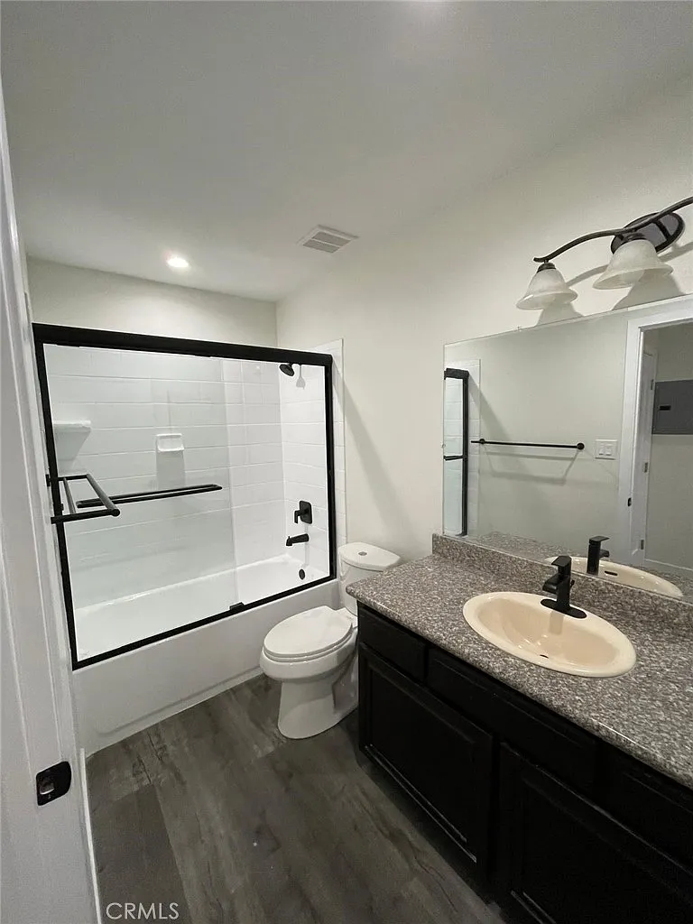 Studio, 350 sqft, $1,600 — Photo 1