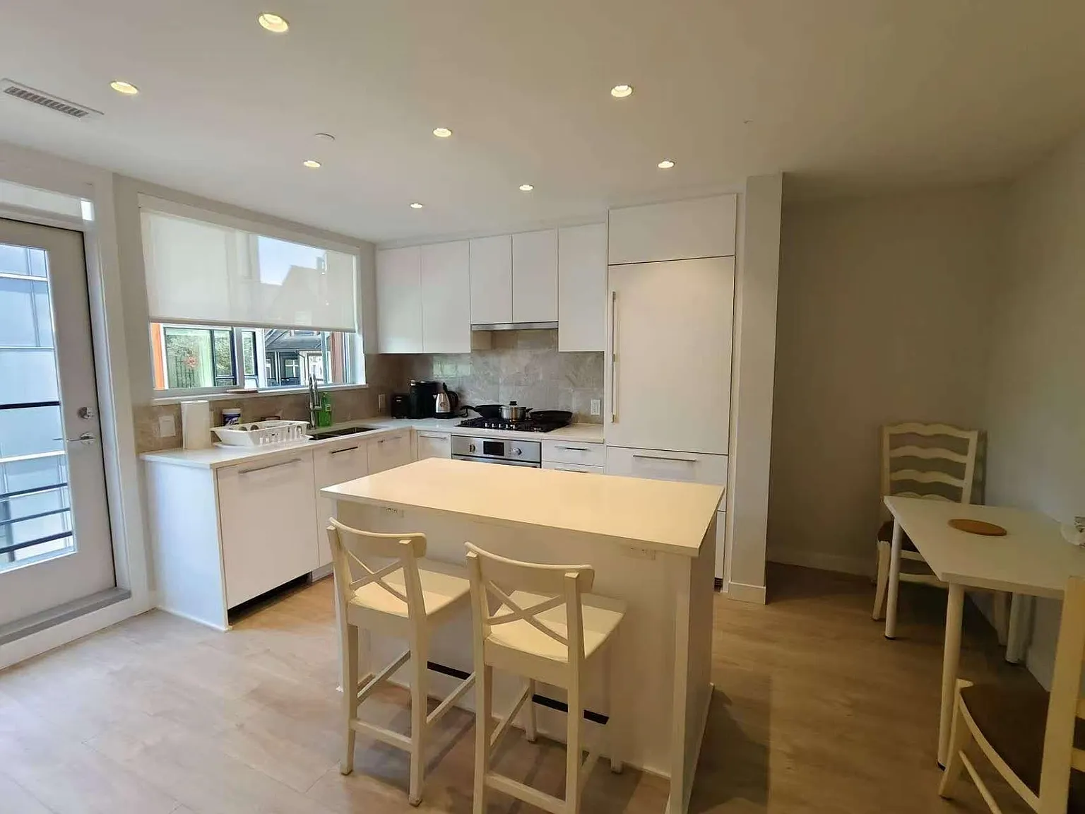 1 bed, 200 sqft, $1,600 — Photo 2