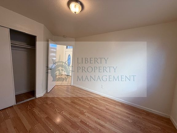 5th image of 1726 Hammertown Dr