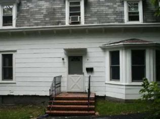 3 Summit Pl, Glen Cove, NY 11542