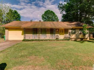 15 S Pineview Dr, Texarkana, TX 75501