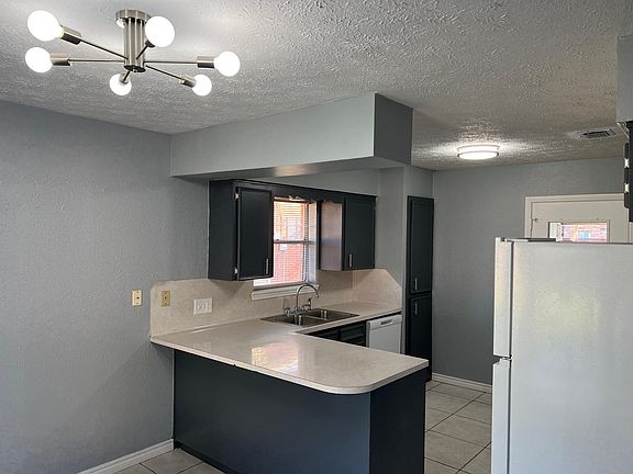 3rd image of 1621 John Ave
