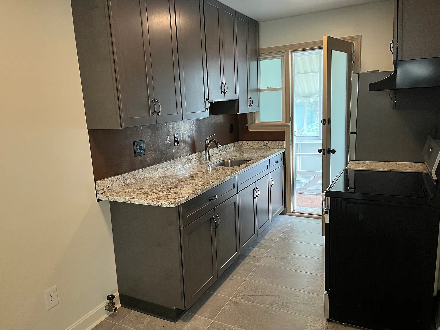 1 bed, 600 sqft, $1,250 — Photo 2